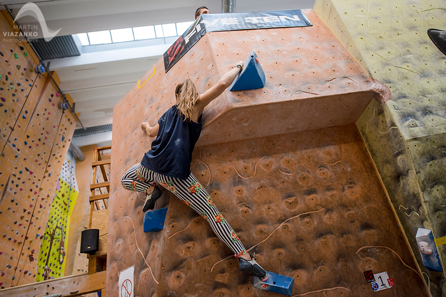 kiku vertigo open 2014, lezecke centrum, bratislava, boulder, bouldering, lezenie, climb, apple, jablko