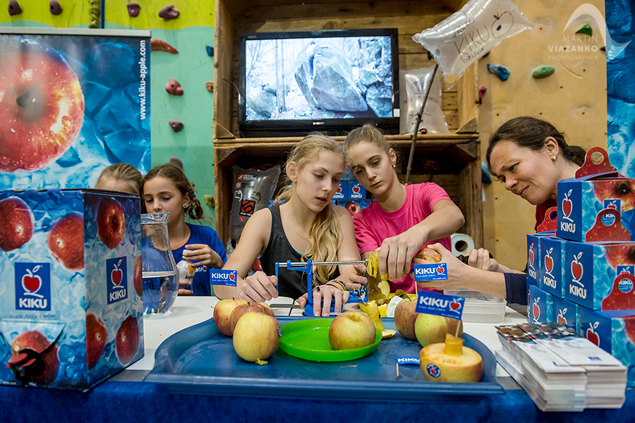 kiku vertigo open 2014, lezecke centrum, bratislava, boulder, bouldering, lezenie, climb, apple, jablko