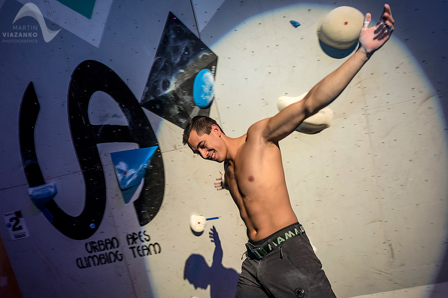 autopolis vertigo open 2015, lezecke centrum, bratislava, boulder, bouldering, lezenie, climb, apple, jablko, kiku